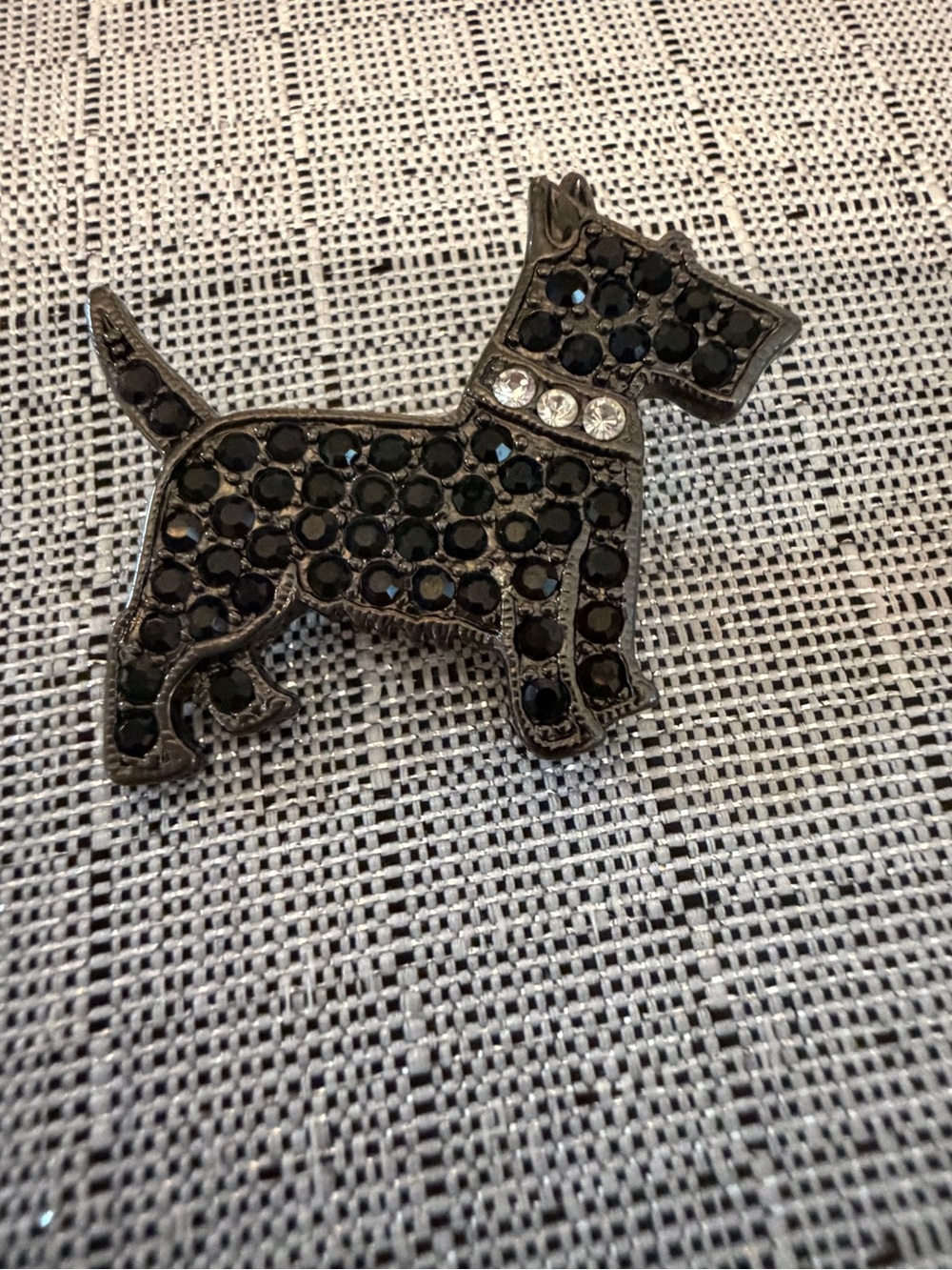 Black Scottish Terrier Crystal Dog Brooch Pin - Elegant Pet-Themed Accessory